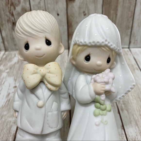 Precious Moments Other - 1979 Adorable Precious Moments Bride and Groom Figurine